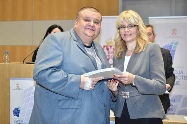 direktor-17B16B3B7-56D6-EBC8-A79D-EF409D1BDA97.jpg